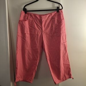 Izod Women's Pink Cropped Cargo Pants